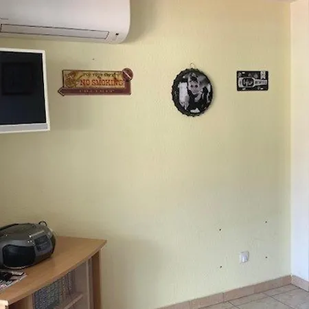 F2 Avec Terrasse Spacieuse Et Clim, Centre-ville D'amelie-les-bains - Fr-1-703-180 Amelie-les-Bains-Palalda